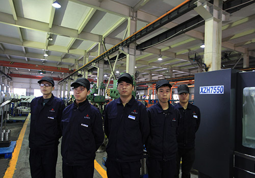 車(che)間生産作(zuo)業人員合(hé)照-航天泵(bèng)閥 車間生(sheng)産作業人(rén)員合照-航(háng)天泵閥