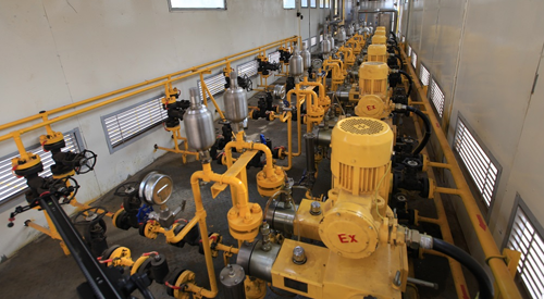 一體化(hua)注醇注(zhù)劑撬室(shì)内 一體(ti)化注醇(chun)注劑撬(qiao)室内